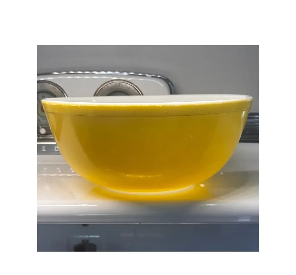 Vintage Pyrex Yellow Mixing Bowl 4 Qt 404 Primary Color Milk Glass 10.5
